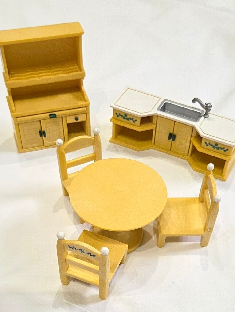 Calico Critters Sylvania Families Epoch Dollhouse Kozy Kitchen Furniture Incomp.